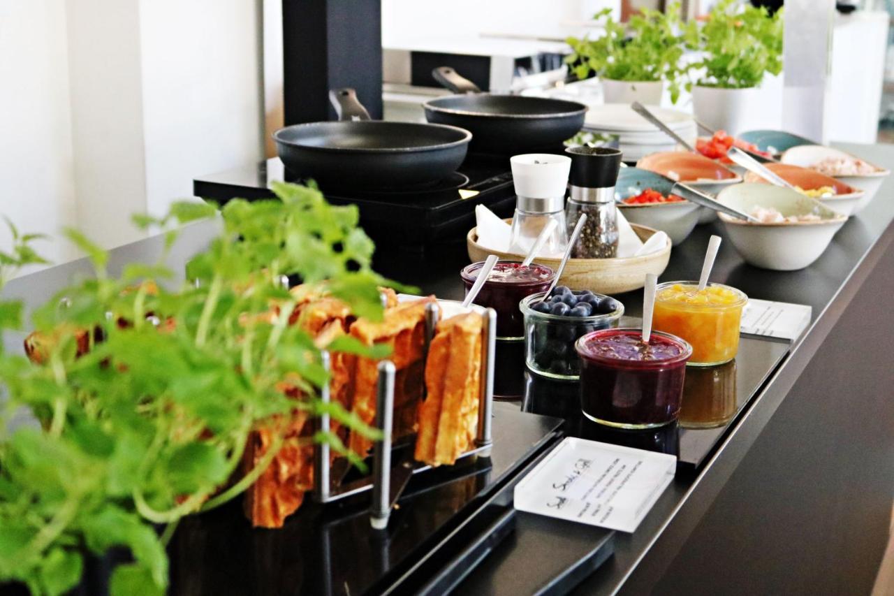 Hotel Moderno พอซนาน ภายนอก รูปภาพ