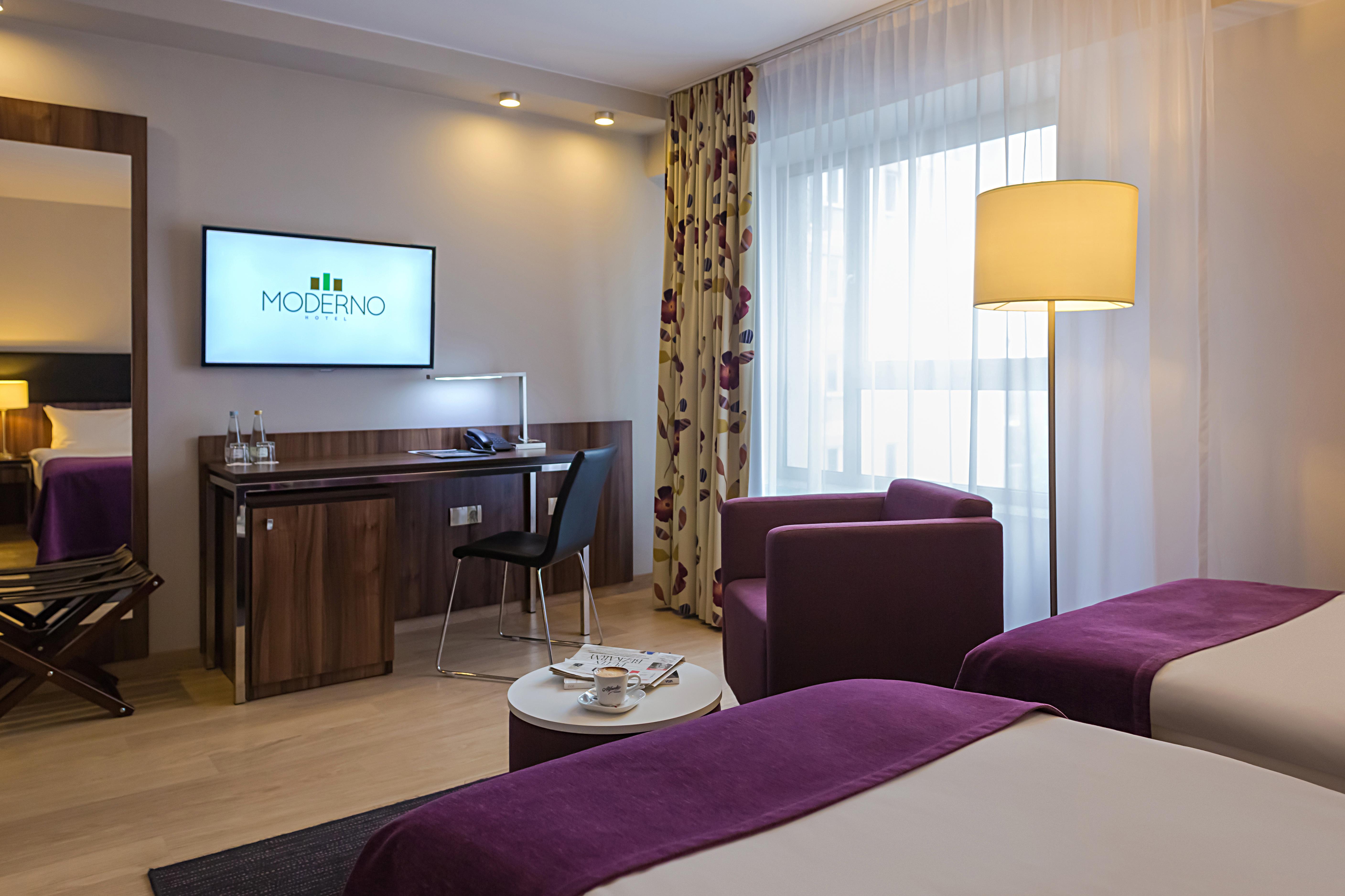 Hotel Moderno พอซนาน ภายนอก รูปภาพ