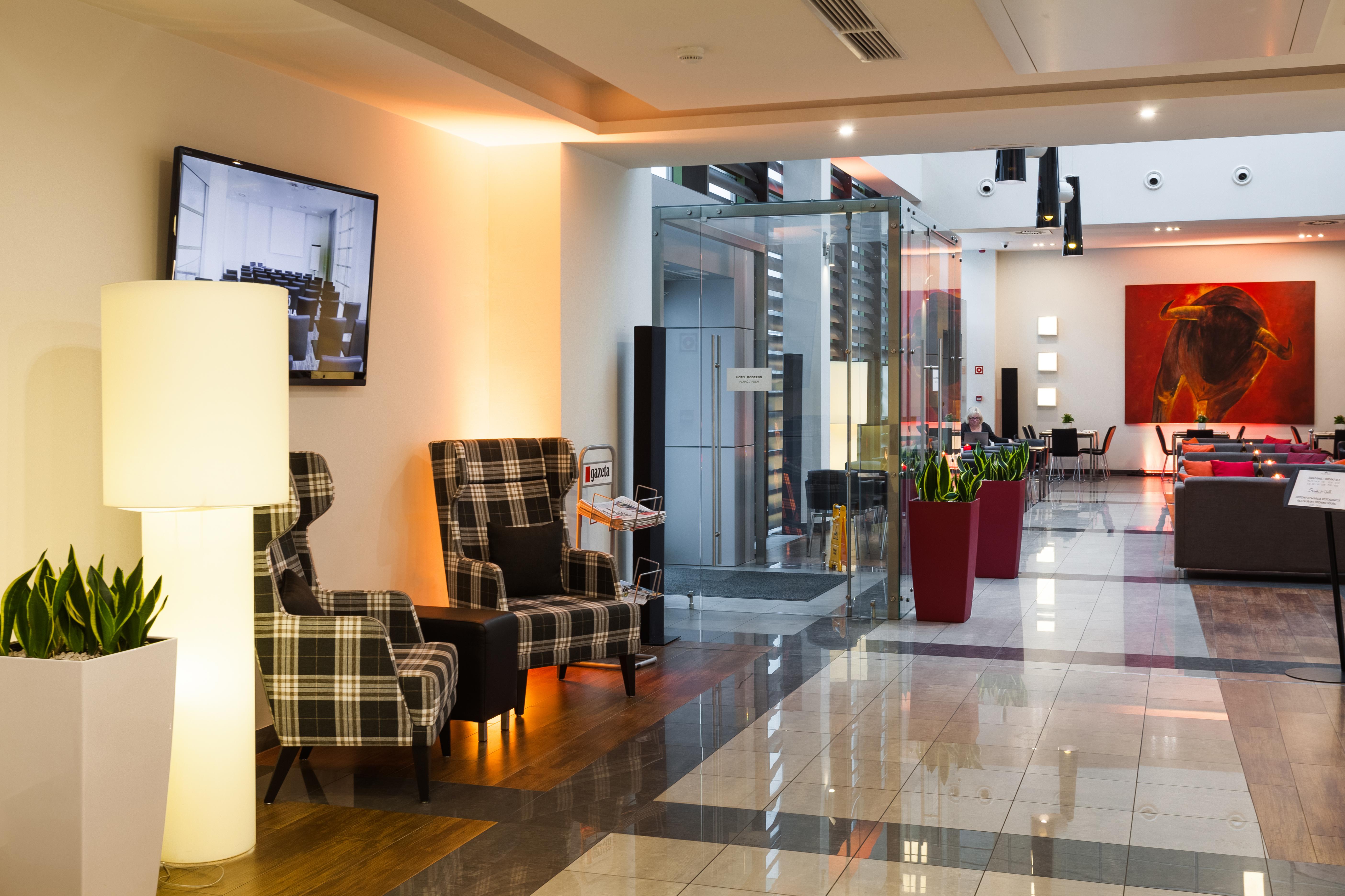 Hotel Moderno พอซนาน ภายนอก รูปภาพ