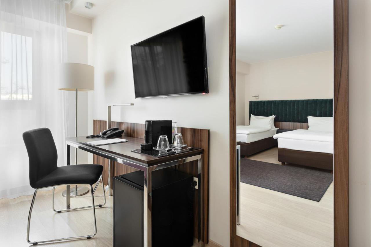Hotel Moderno พอซนาน ภายนอก รูปภาพ
