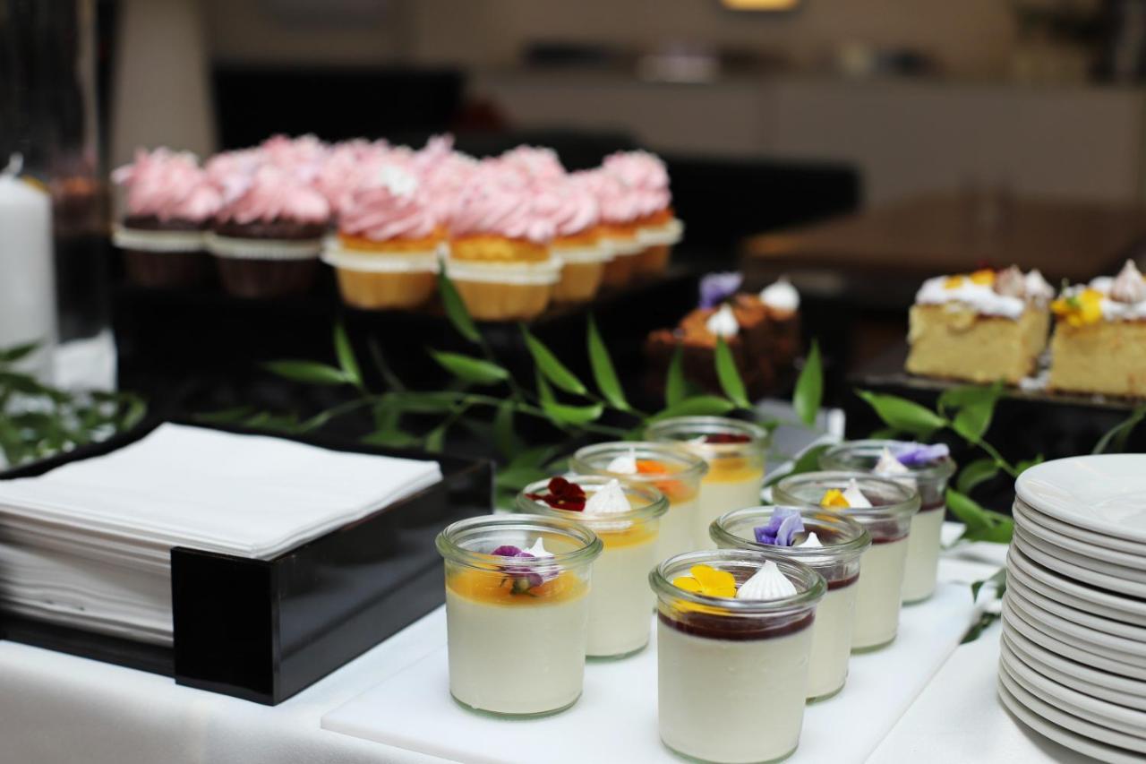 Hotel Moderno พอซนาน ภายนอก รูปภาพ