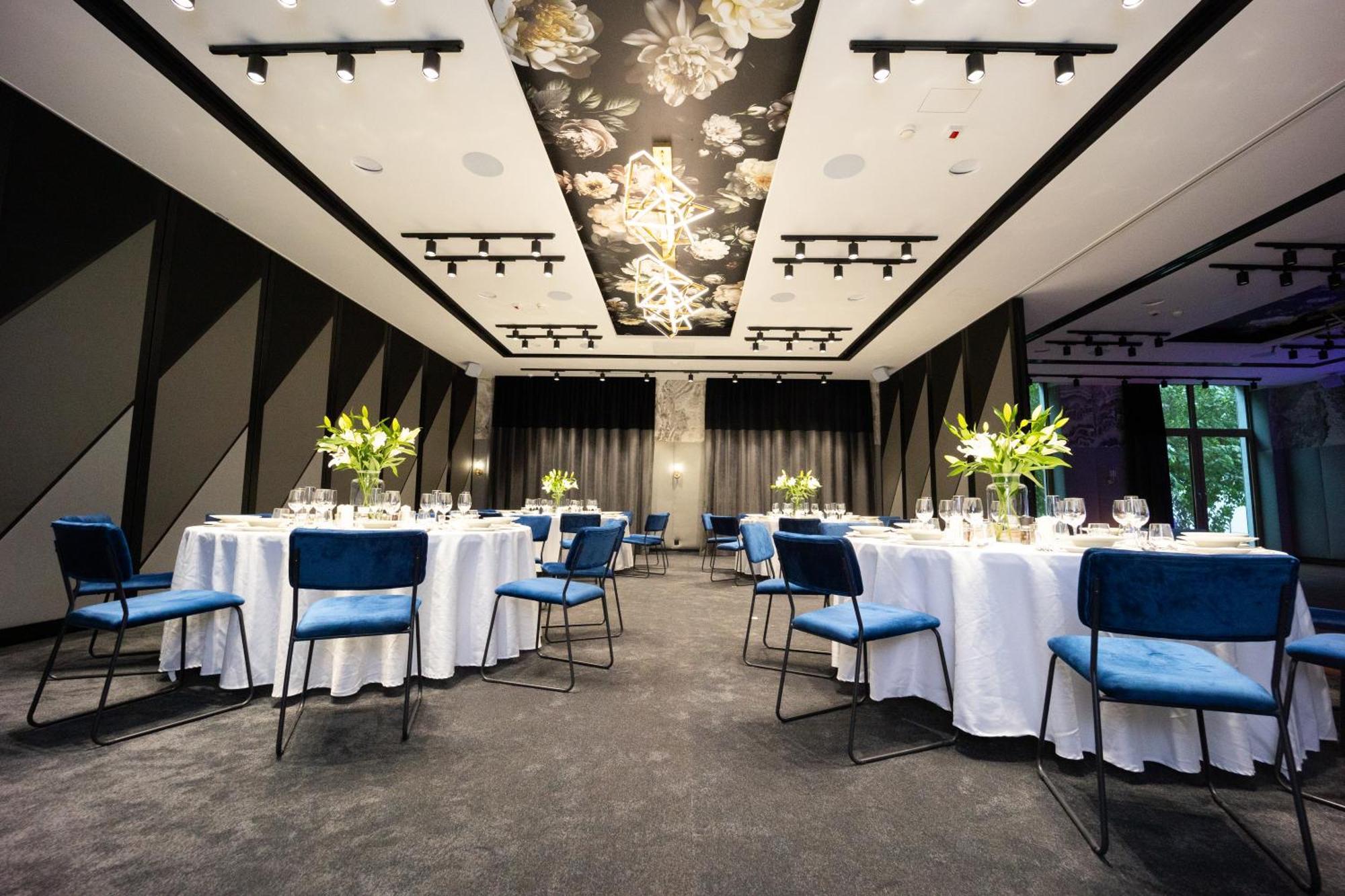 Hotel Moderno พอซนาน ภายนอก รูปภาพ
